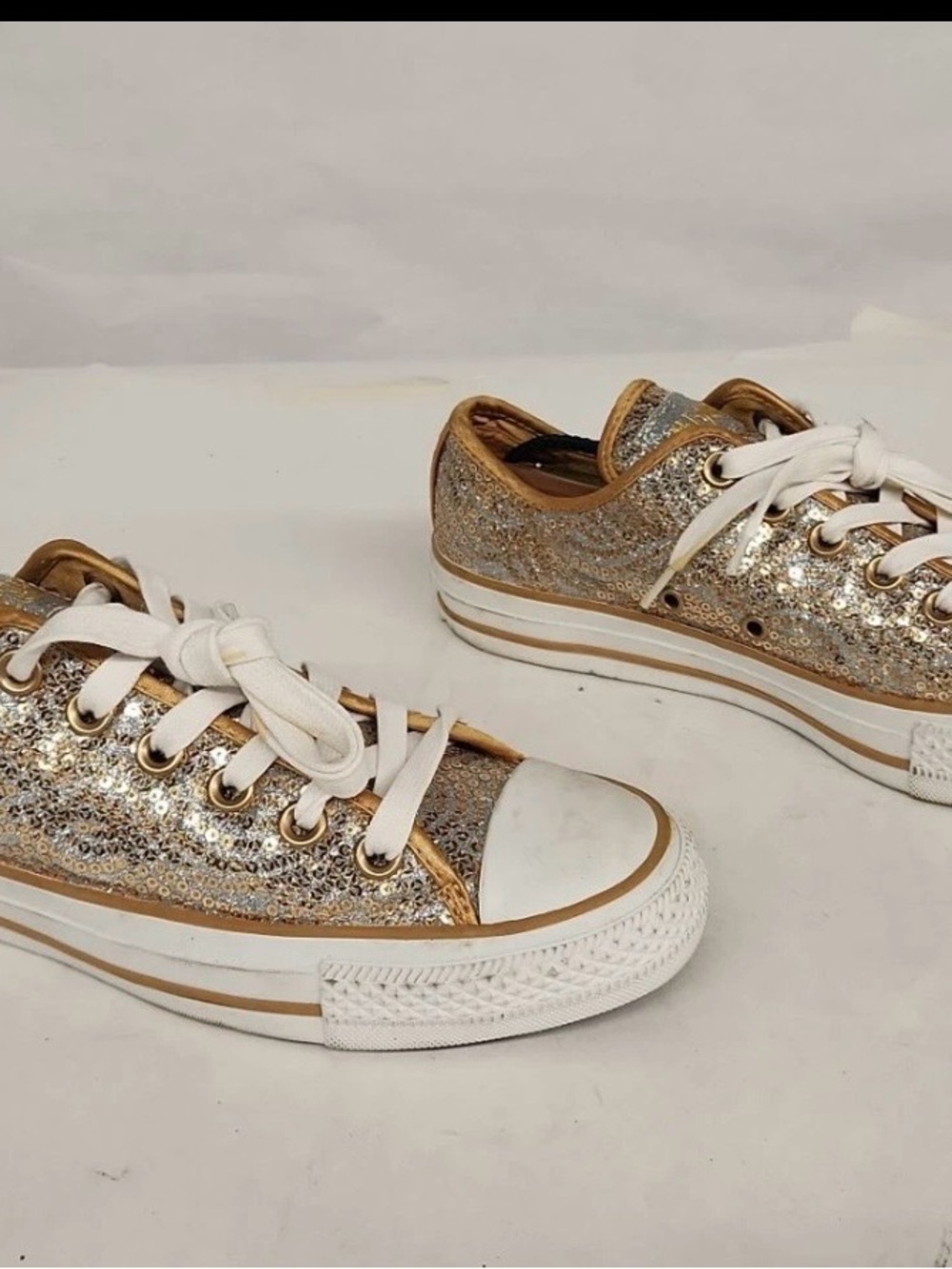 Converse Gold Glitter Low-Top Lace-Up Sneakers Women’s Size 7